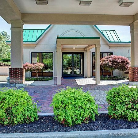 Quality Inn North Yellow Tavern Екстер'єр фото