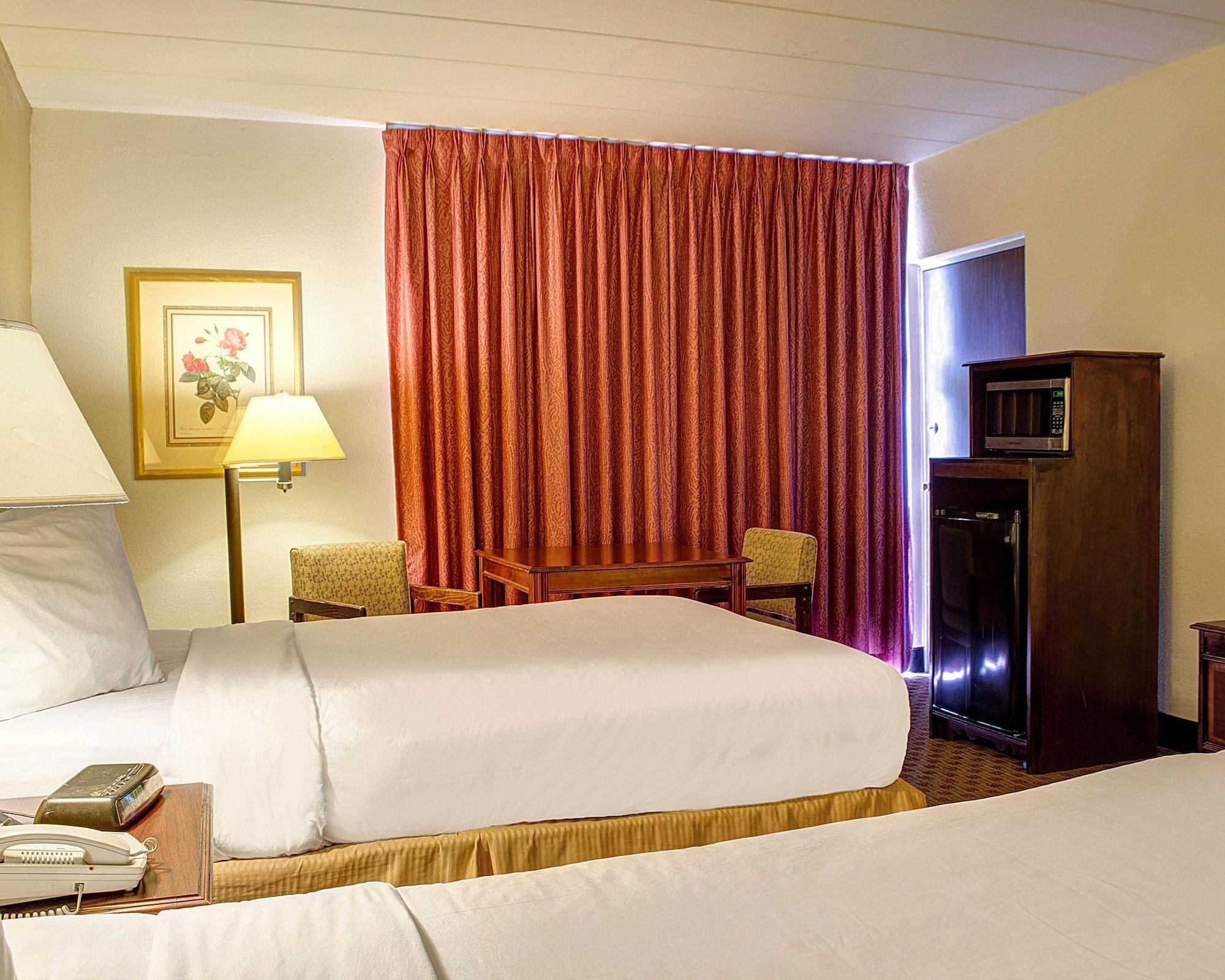 Quality Inn North Yellow Tavern Екстер'єр фото
