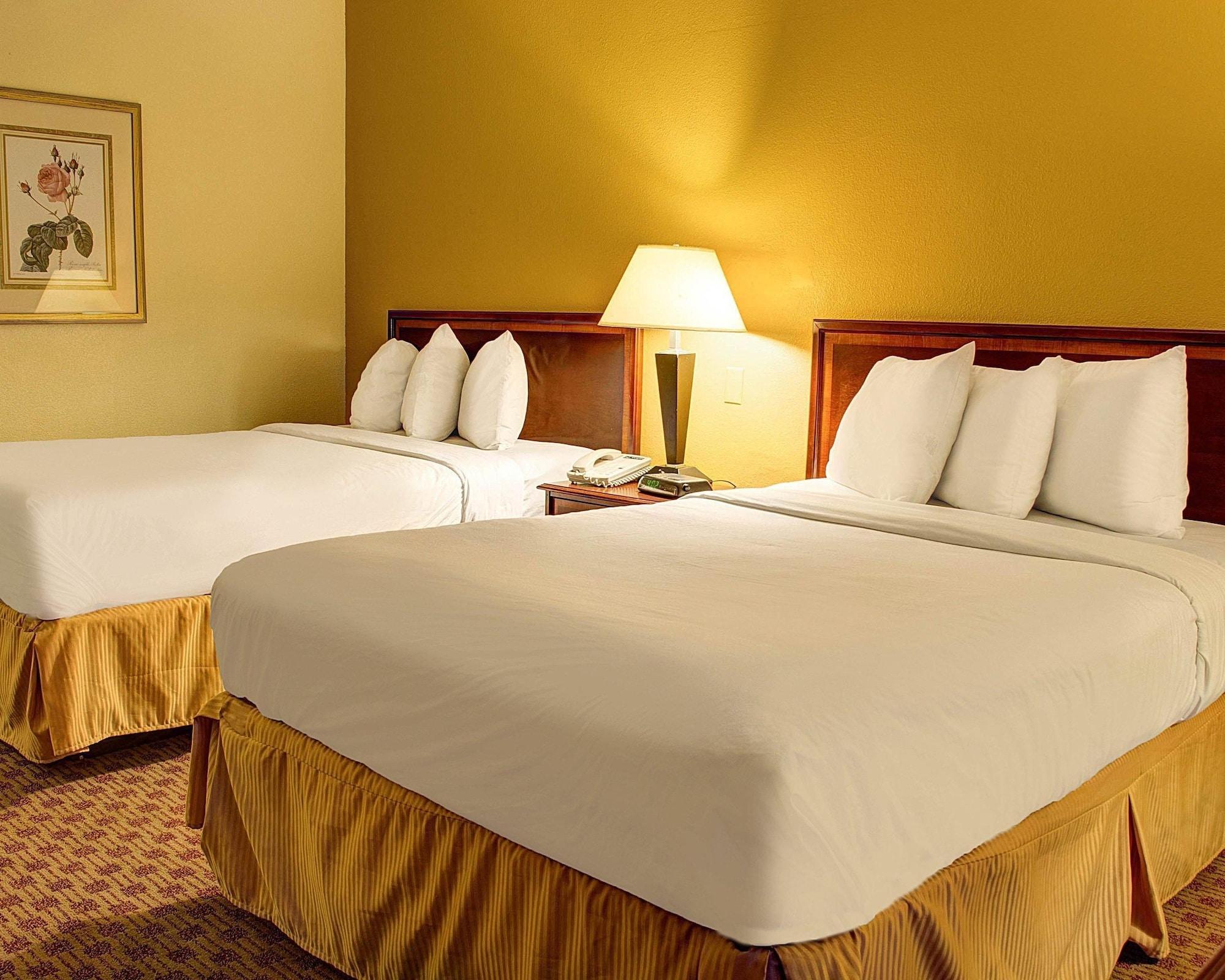 Quality Inn North Yellow Tavern Екстер'єр фото
