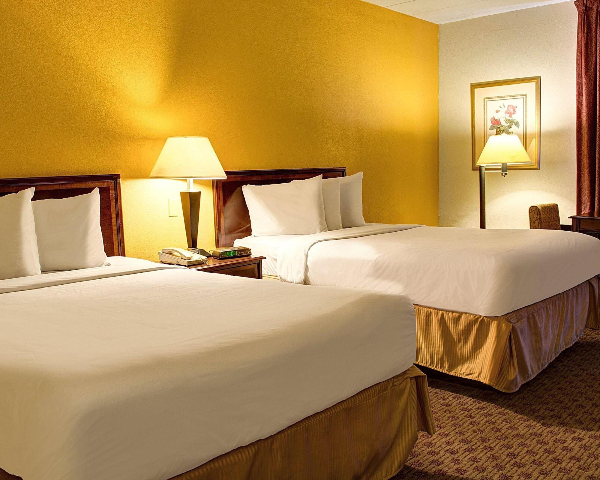 Quality Inn North Yellow Tavern Екстер'єр фото