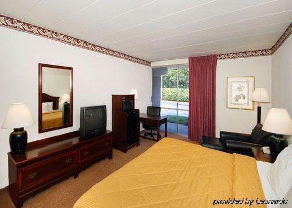 Quality Inn North Yellow Tavern Номер фото