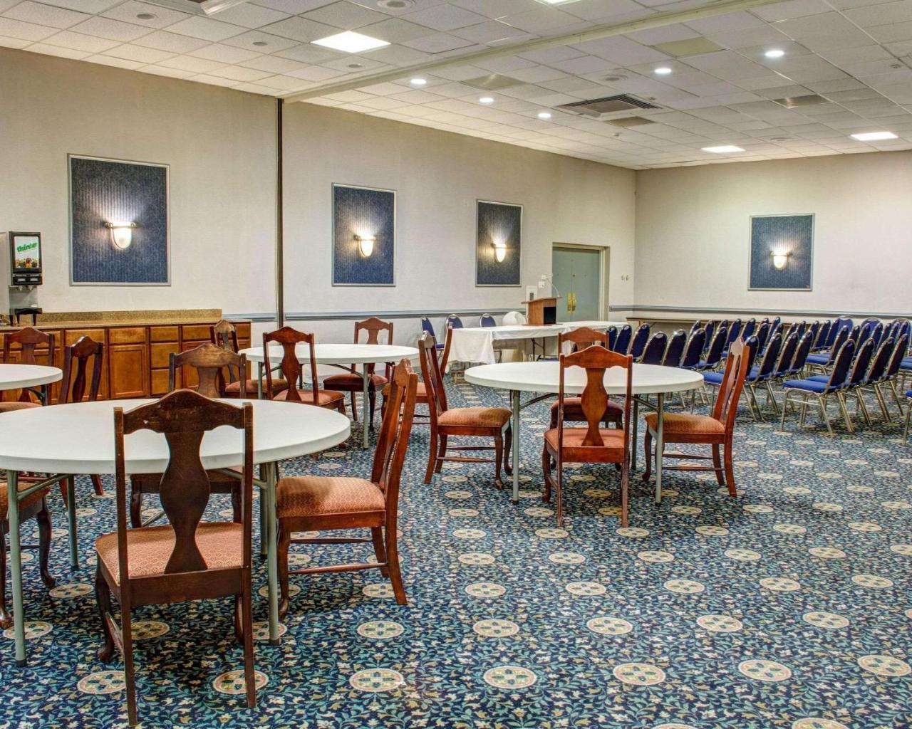 Quality Inn North Yellow Tavern Екстер'єр фото
